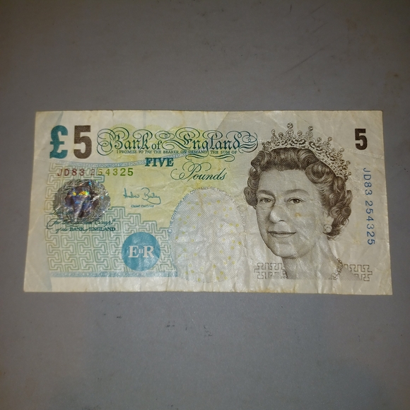 British £5 Banknote - Picture 1 of 2